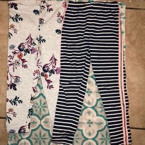 2 pairs of girls leggings size 5T. Beautiful/fun!